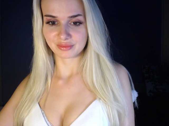 Lähettää kuvakaappauksia Cornelia22hot