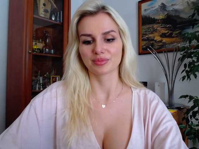 Lähettää kuvakaappauksia Cornelia22hot