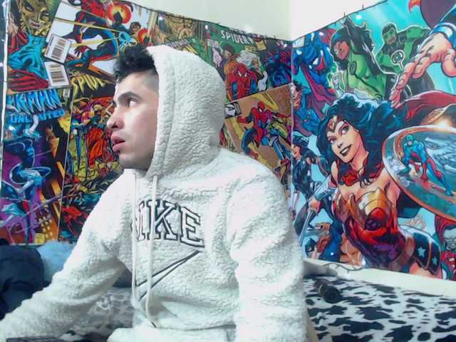 Lähettää kuvakaappauksia CoupleLatinjs