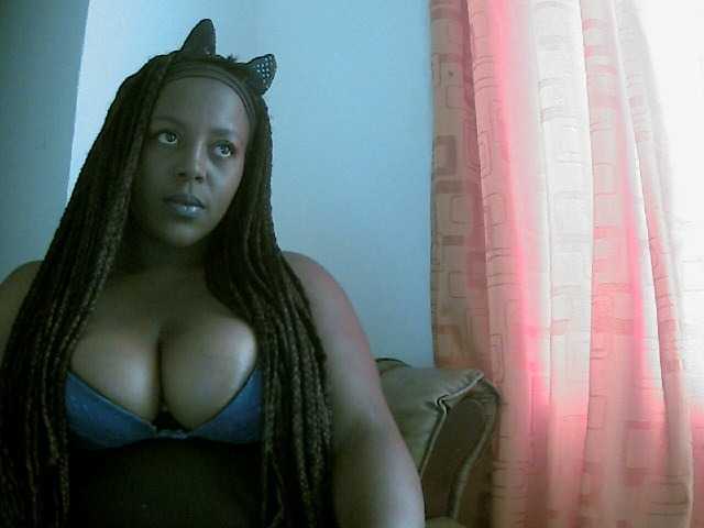 Lähettää kuvakaappauksia Courney