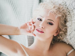 Eroottinen videokeskustelu CozySandra