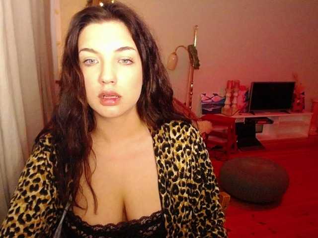 Kuvat CroftLaraxxx #joi #cei #cbt #sexy #brunette #biglips #laracroft #bigboobs #boobs #roleplay #hot #dom #femdom #fetish