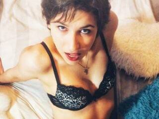 Eroottinen videokeskustelu CumAddicted