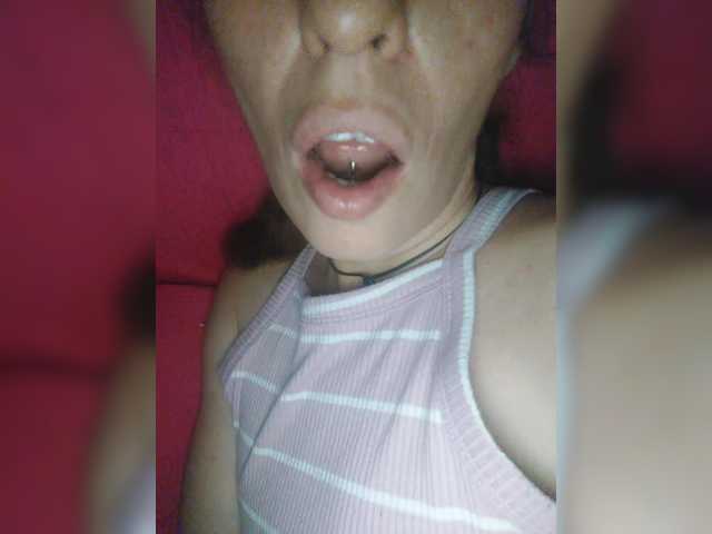 Kuvat CurlyHanna #horny#pircing#tongue#nipples#perfored#milf#