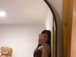 Eroottinen videokeskustelu Curvy-Cutie