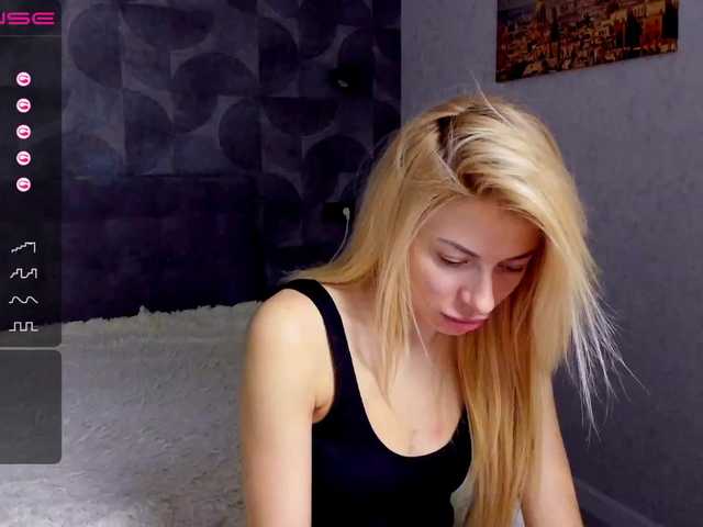 Kuvat cuteblond122 Hi. I'm new here and I need fun and your attention and coins) I'm here for you)