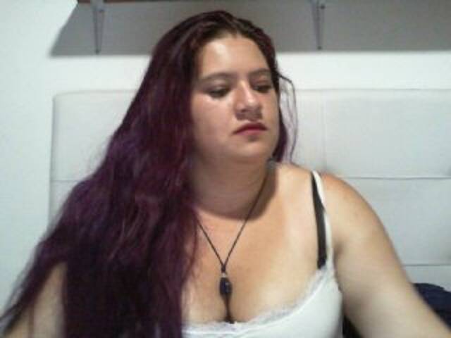 Lähettää kuvakaappauksia CutteBBW