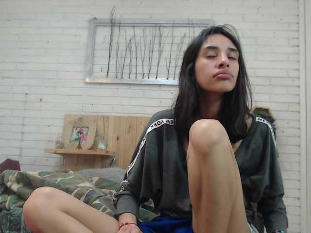 Kuvat Roxana_ let's have fun, I'll do a , come on guys 5 spankings on the ass , help do it babyy