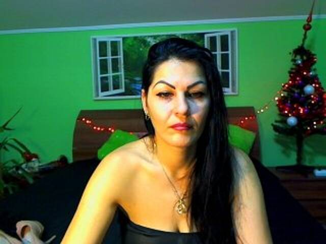 Lähettää kuvakaappauksia DamnedQueen