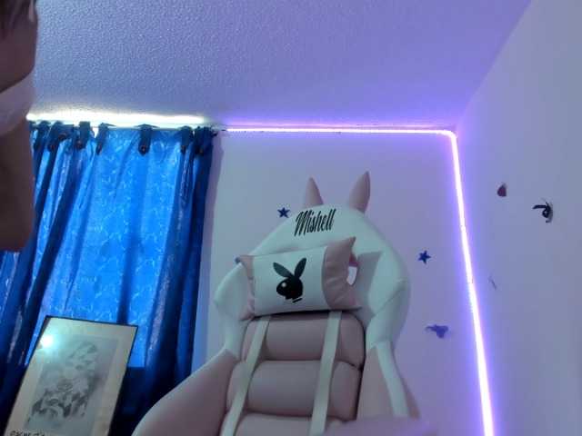 Lähettää kuvakaappauksia daniela-moon