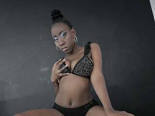 Eroottinen videokeskustelu DanielaKiston