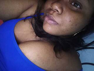 Eroottinen videokeskustelu daphnee024