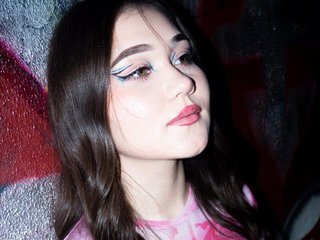 Eroottinen videokeskustelu DarianaGrey