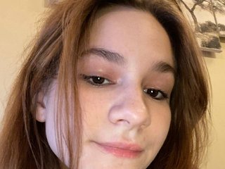 Eroottinen videokeskustelu DaringDaisy