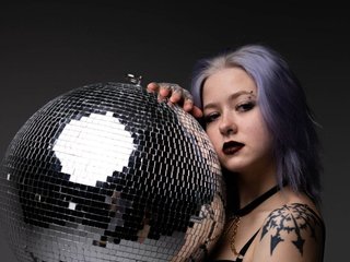 Eroottinen videokeskustelu DARKIRIS