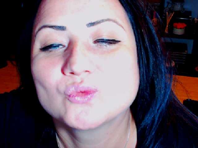 Lähettää kuvakaappauksia KinkyDomina