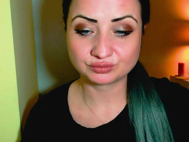 Lähettää kuvakaappauksia KinkyDomina