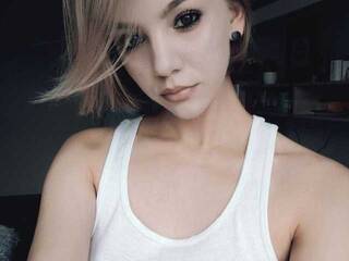 Eroottinen videokeskustelu DASHII