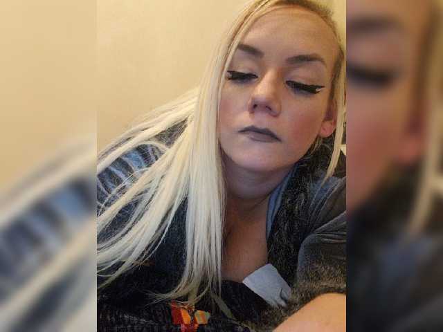 Lähettää kuvakaappauksia DaughtersPlay