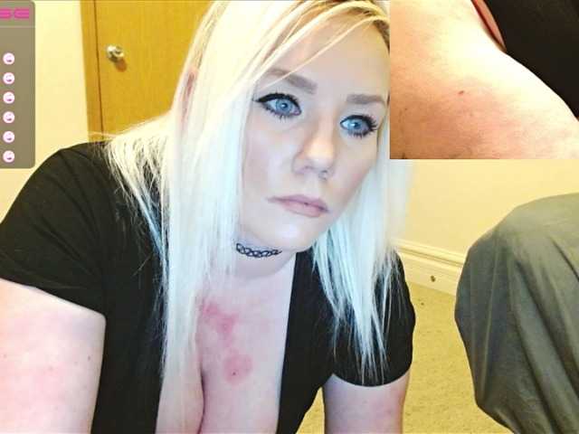 Lähettää kuvakaappauksia DaughtersPlay