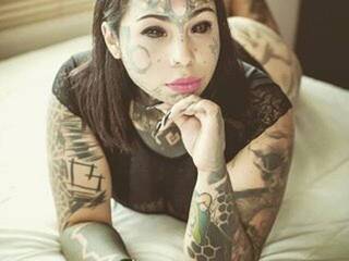 Eroottinen videokeskustelu Demon-Girl