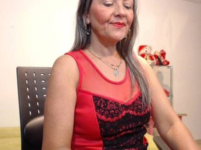 Lähettää kuvakaappauksia SquirtNstyGrl