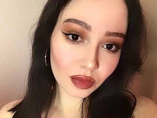 Eroottinen videokeskustelu DirtyMelody