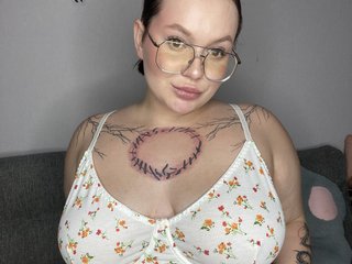 Eroottinen videokeskustelu Divine-1