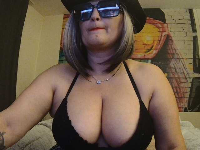 Lähettää kuvakaappauksia Angel_Dm_Milf