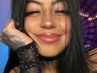 Eroottinen videokeskustelu Dollcam