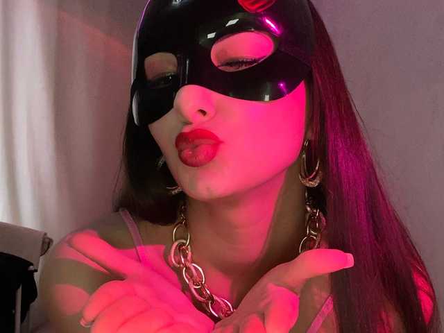 Kuva profiilista DollyxDiva