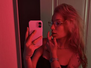 Eroottinen videokeskustelu Dorothya