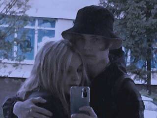 Eroottinen videokeskustelu DoubleLime