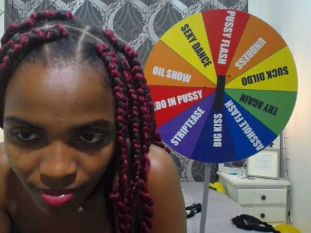 Kuvat EbonyLinda Hello guys :) Welcome to my oil show, you want to play with me ?do not forget to leave your gift #teen #bigboobs #latina #squirt #deep #cum