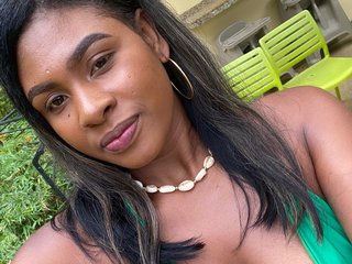 Eroottinen videokeskustelu EbonyyQueenn