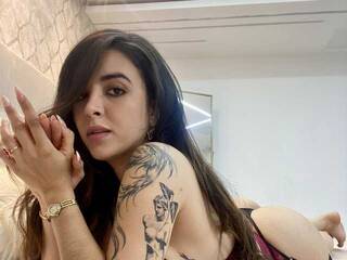 Eroottinen videokeskustelu EffyRoses