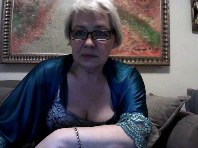 Lähettää kuvakaappauksia ElegantBlonda