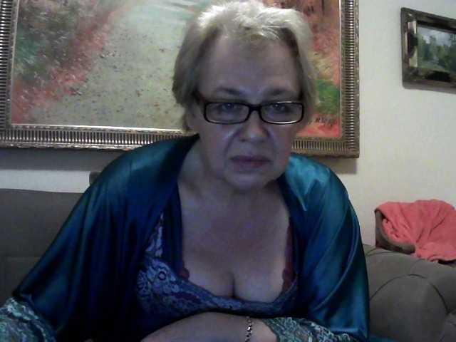 Lähettää kuvakaappauksia ElegantBlonda