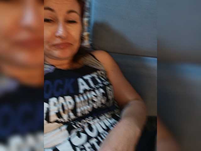 Lähettää kuvakaappauksia Ellie_