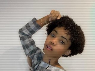 Eroottinen videokeskustelu Elinah2