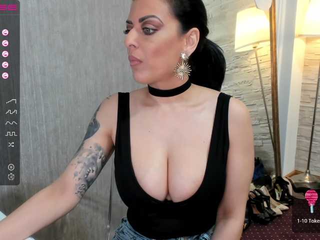 Kuvat ElisaBaxter Hot MILF!!Ready for some fun ? @lush ! ! Make me WET with your TIPS !#brunette #milf #bigtits #bigass #squirt #cumshow #mommy @lovense #mommy #teen #greeneyes #DP #mom