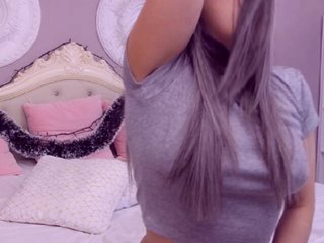 Lähettää kuvakaappauksia EliseTyler