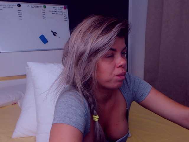 Lähettää kuvakaappauksia EliseTyler