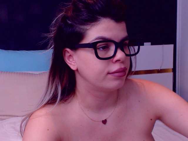 Lähettää kuvakaappauksia EliseTyler