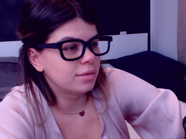 Lähettää kuvakaappauksia EliseTyler