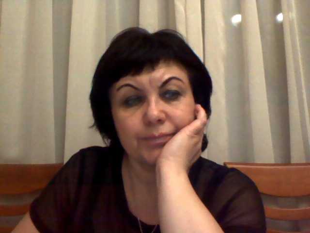 Lähettää kuvakaappauksia ElizzaBelise