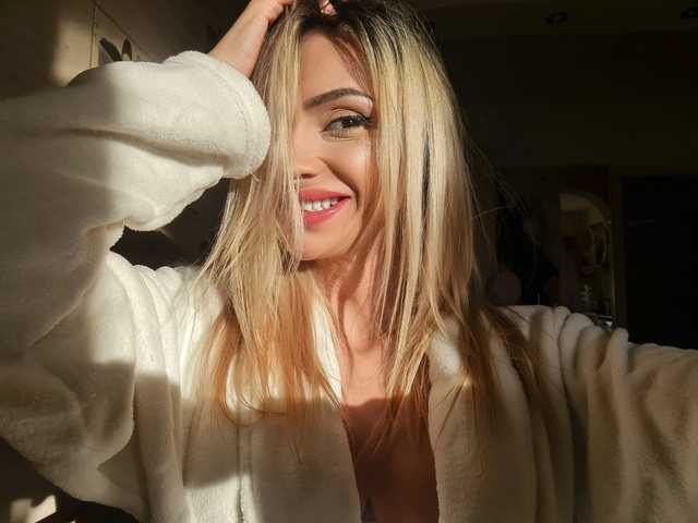 Kuva profiilista EllyAniston