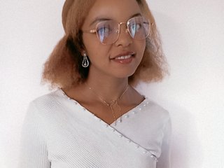 Eroottinen videokeskustelu ELODIE12