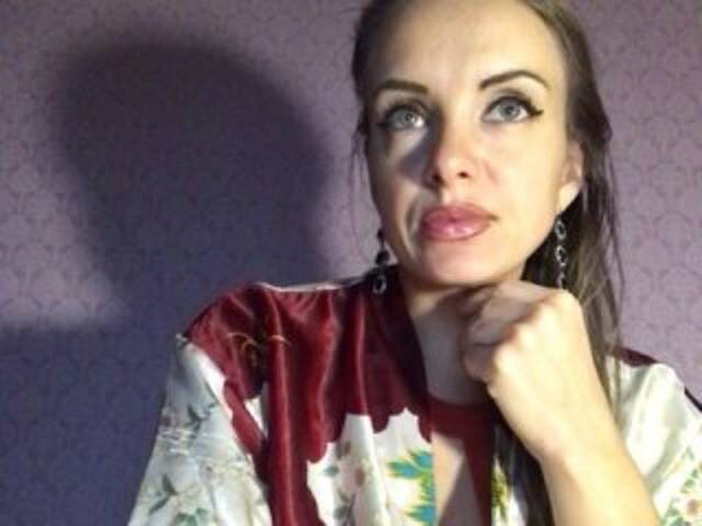 Lähettää kuvakaappauksia ElyaElya