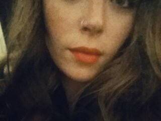 Eroottinen videokeskustelu EmeraldLove